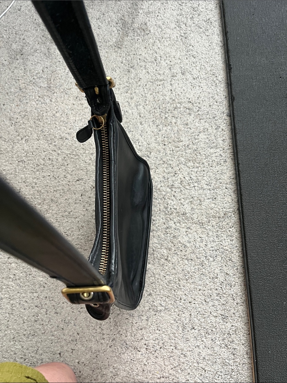PRICE DROP GET IT NOW! Coach Black Leather Shoulder Bag - great vintage cond - Picture 3 of 5